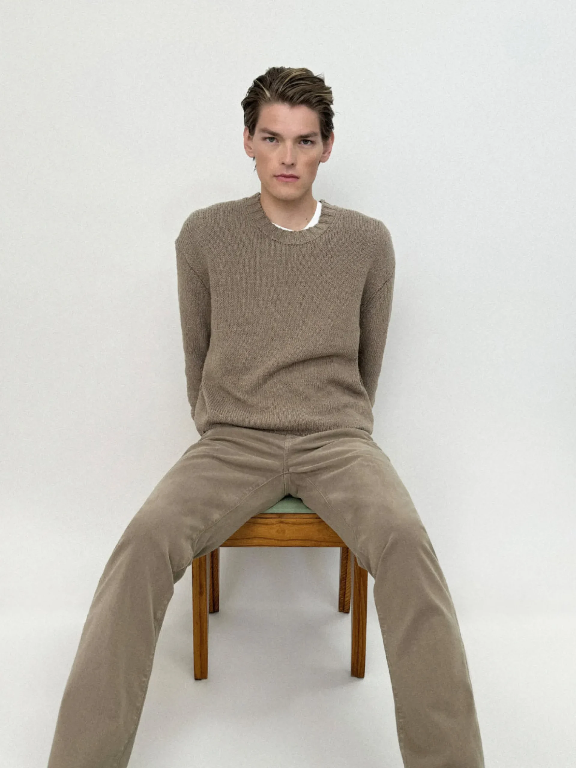Cashmere Crewneck Sweater in Soft Mocha