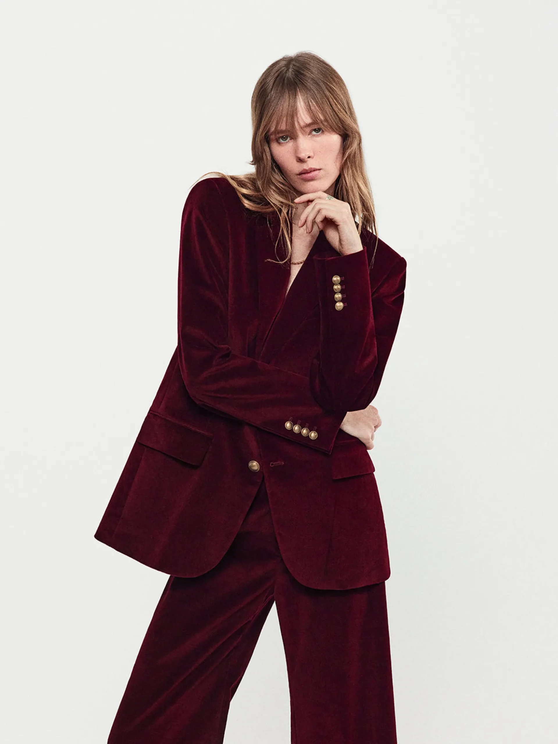 Everyday Velvet Blazer in Wine