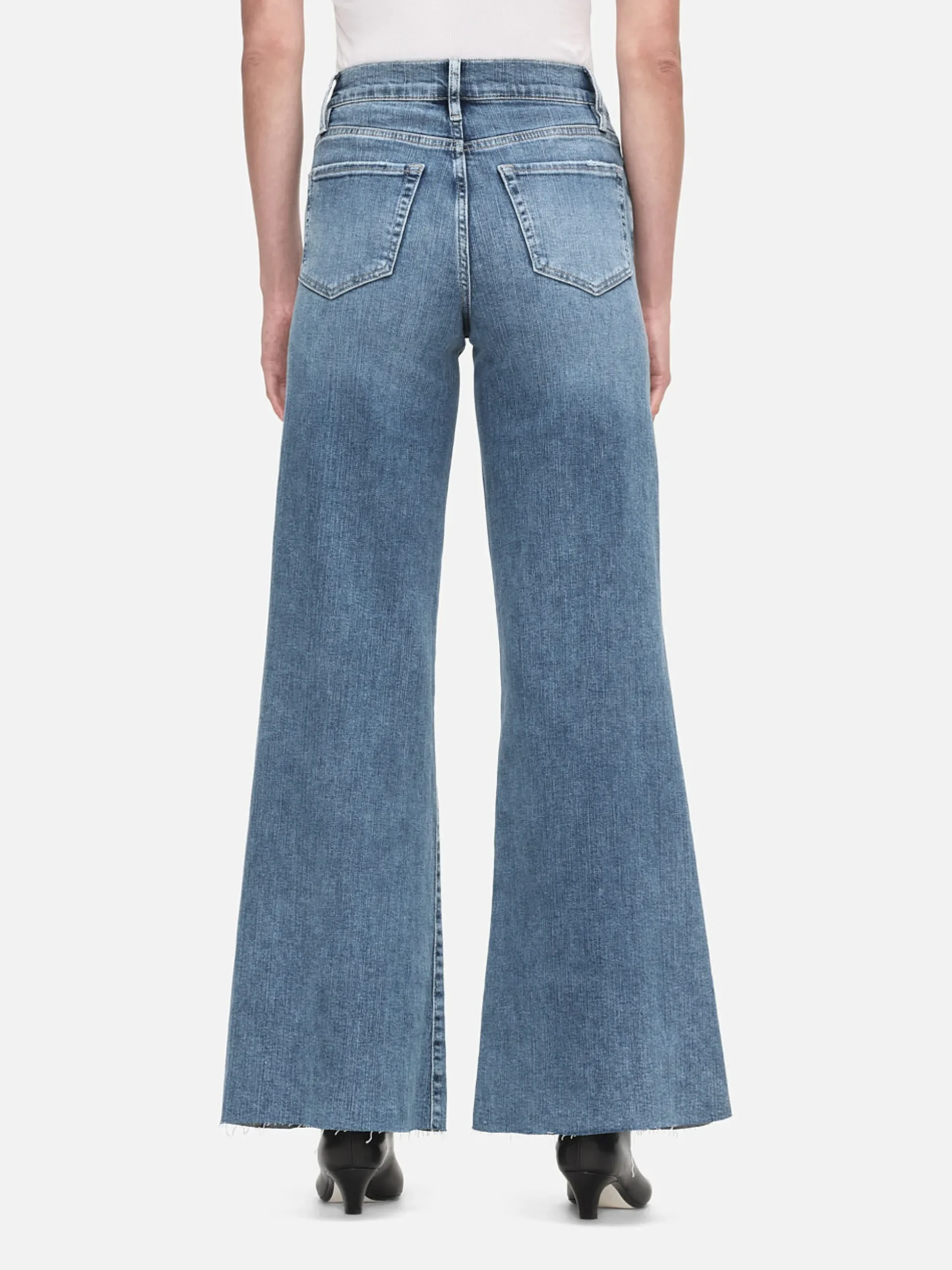 Le Palazzo Crop in Daphne Blue