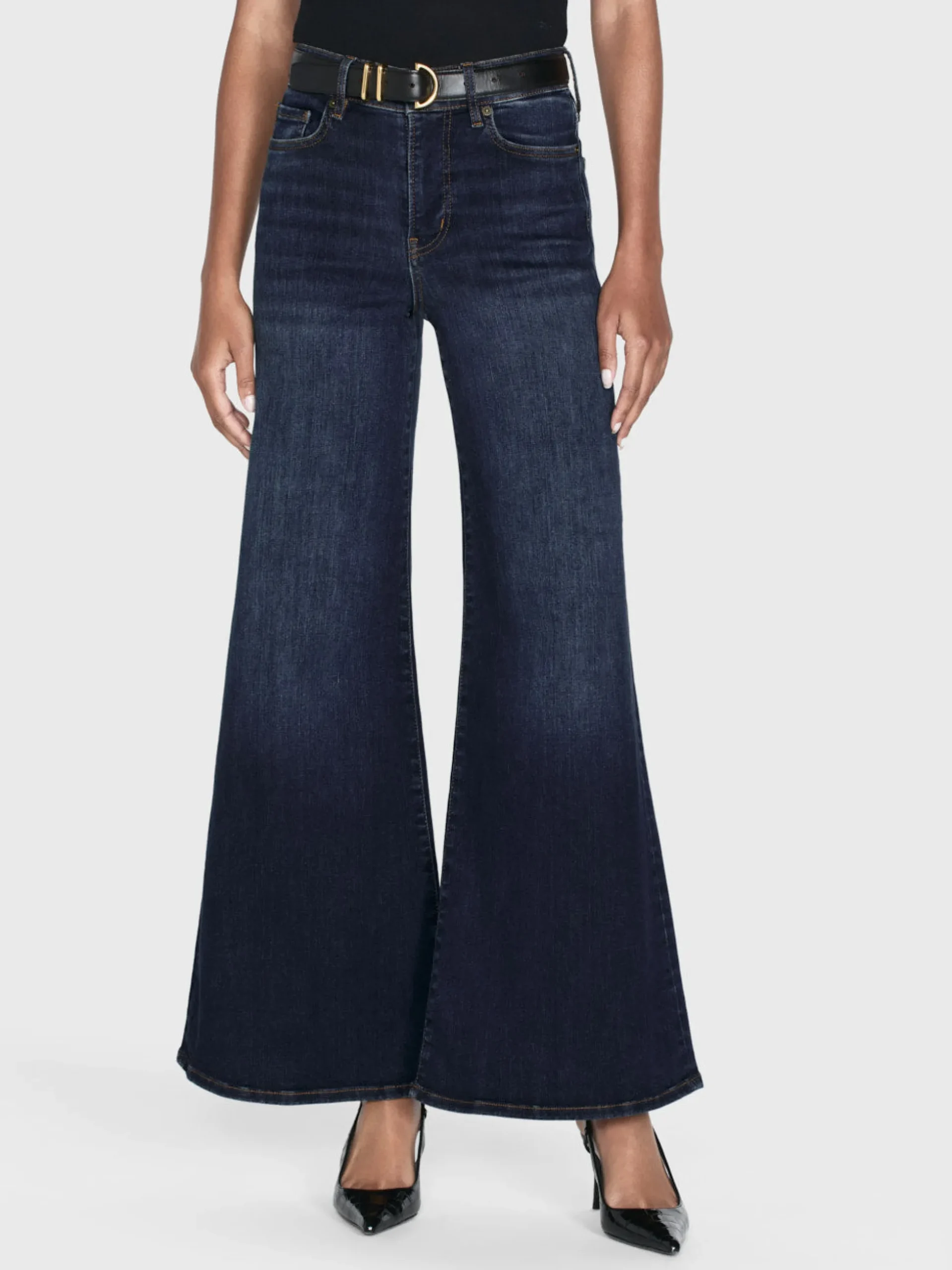 Le Palazzo Crop in Moonflower