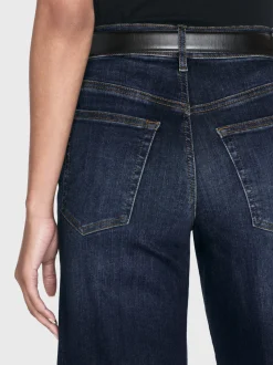 Le Palazzo Crop in Moonflower