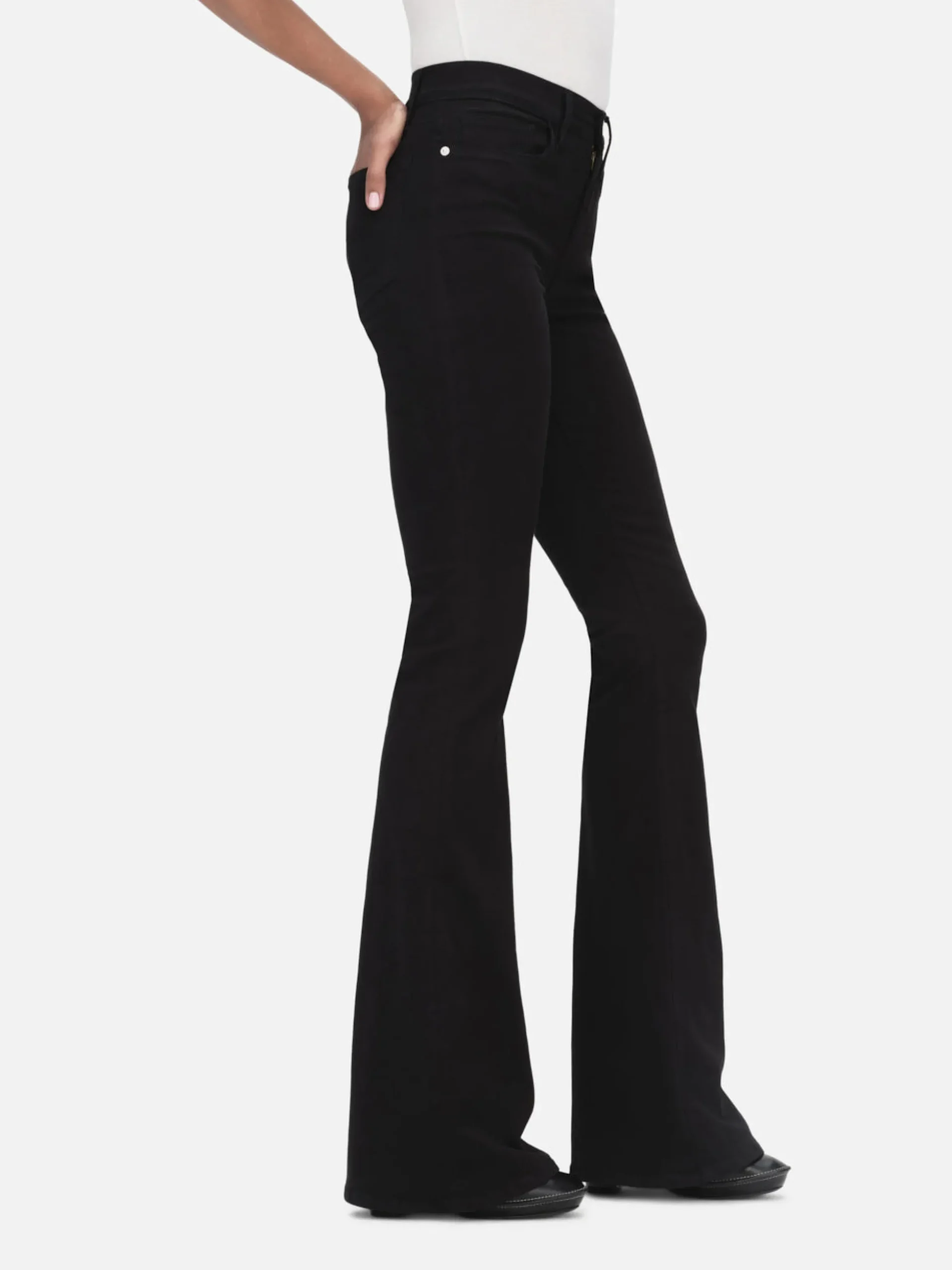 Le Pixie High Flare in Film Noir