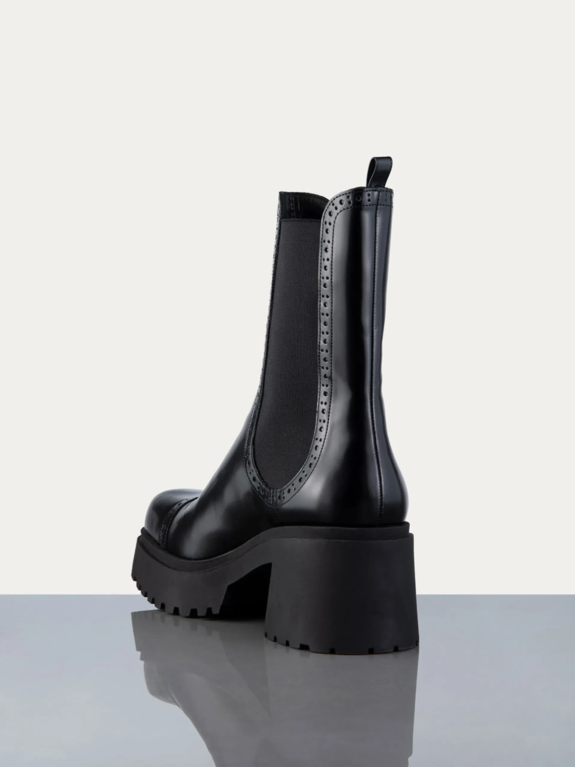 Lumi Lug Boot in Noir
